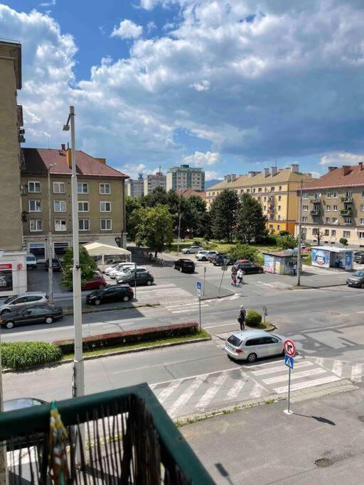 Priestranny 3 Izb. Apartman V Centre S Parkovanim. Banská Bystrica Exterior photo
