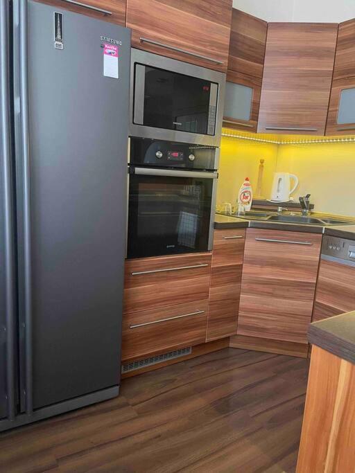 Priestranny 3 Izb. Apartman V Centre S Parkovanim. Banská Bystrica Exterior photo